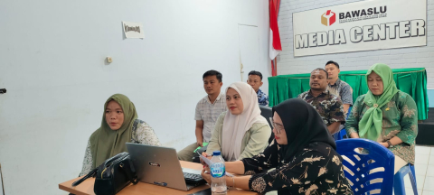 Staf Sekertariat Bawaslu Boltara mengikuti Rapat Kerja Monitoring Evaluasi 