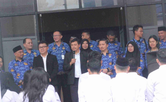 Bawaslu Provinsi Sulut secara resmi menerima 46 orang Calon Pegawai Negeri Sipil (CPNS) yang akan memperkuat jajaran Bawaslu Se-Sulawesi Utara pada Senin (2/06/2025), bertempat di halaman kantor Bawaslu Provinsi Sulut.