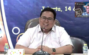 Rahmat Bagja (Ketua Bawaslu RI) memberikan keynote speech dalam bedah buku KPPD “Catatan Jurnalis Pemilu: Sejarah Keserentakan Pertama Terbesar di Dunia" (20/8/2025).